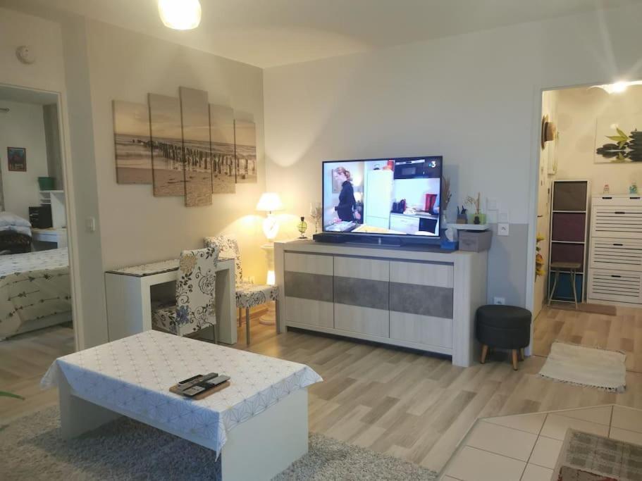 42 M2 A 1 Min De L'a13 Conforme Photos, Place De Parking Gratuite, Wifi * Magnanville